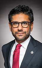 Voir le profil de Yasir Naqvi