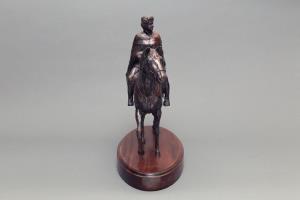 Photo gallery for Maquette of the statue Elizabeth II photo 3
