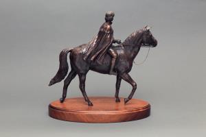 Photo gallery for Maquette of the statue Elizabeth II photo 5