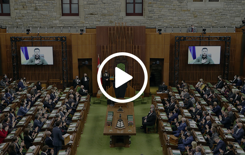 Visionnez l’allocution devant le Parlement du président de l’Ukraine, le 15 mars 2022