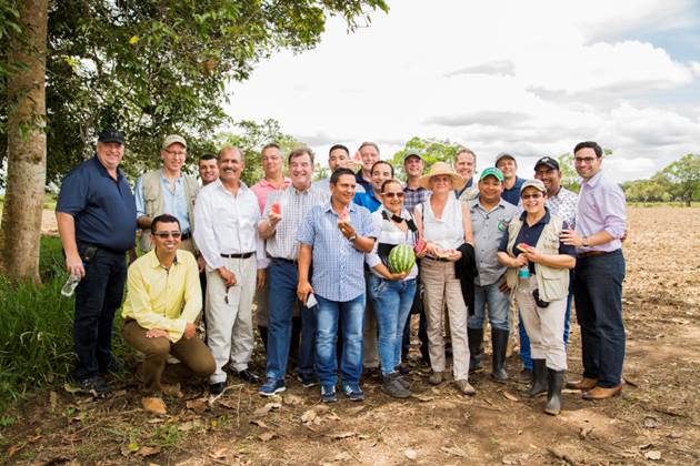 Visit to a watermelon farm supported by Canada through the <em>Procompite</em> project, San Martin de Los Llanos, Colombia, 2 September 2016.