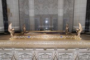 Photo gallery for Central Altar photo 6