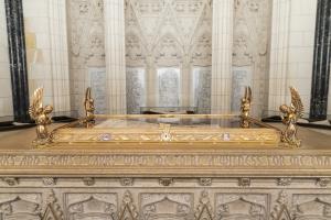 Photo gallery for Central Altar photo 8
