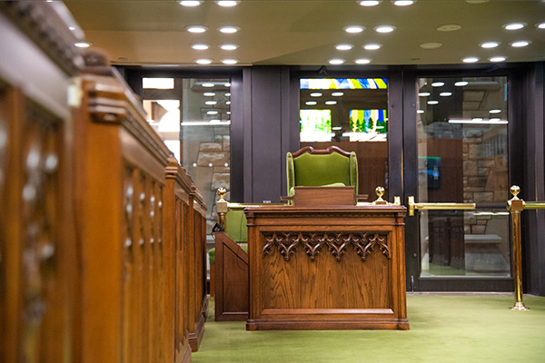 The place in the House of Commons where someone speaks or gives evidence at the Bar