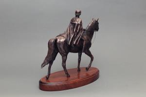 Photo gallery for Maquette of the statue Elizabeth II photo 6