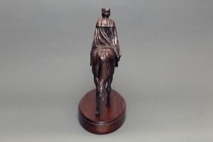 Photo gallery for Maquette of the statue Elizabeth II photo 7